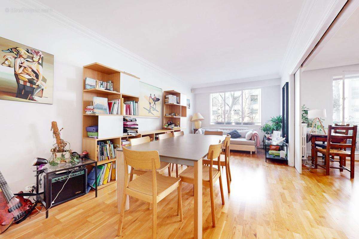 Appartement à PARIS-7E