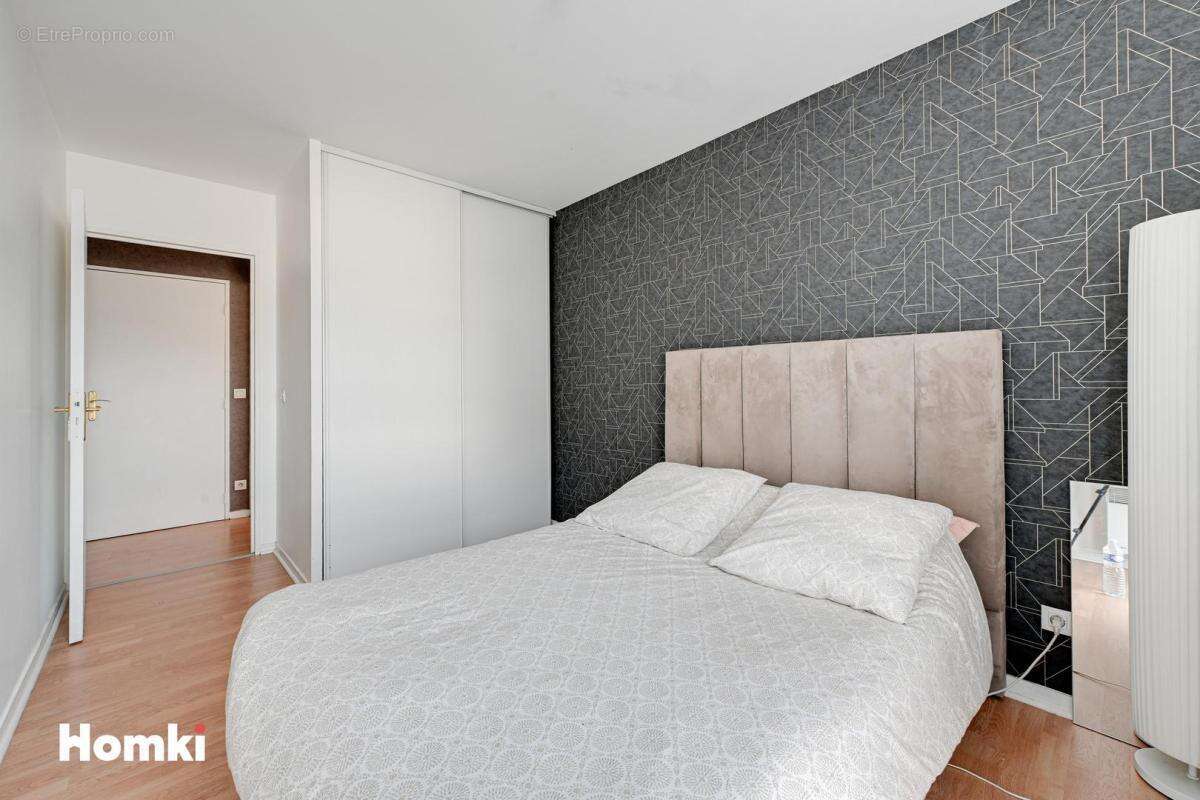 Appartement à LES PAVILLONS-SOUS-BOIS