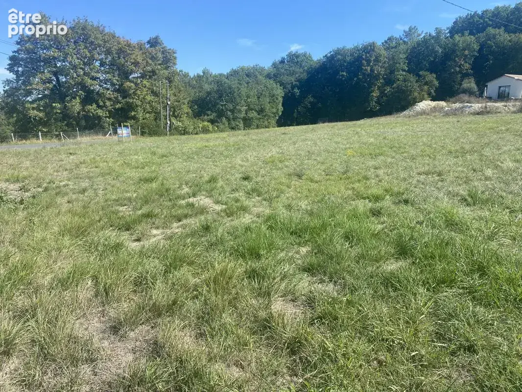 Photo Terrain à Saint-Astier au prix de 30 000€