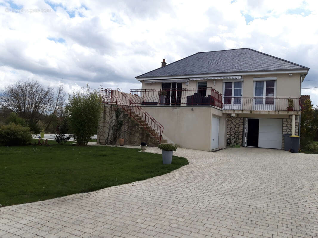 Maison à AZAY-SUR-CHER