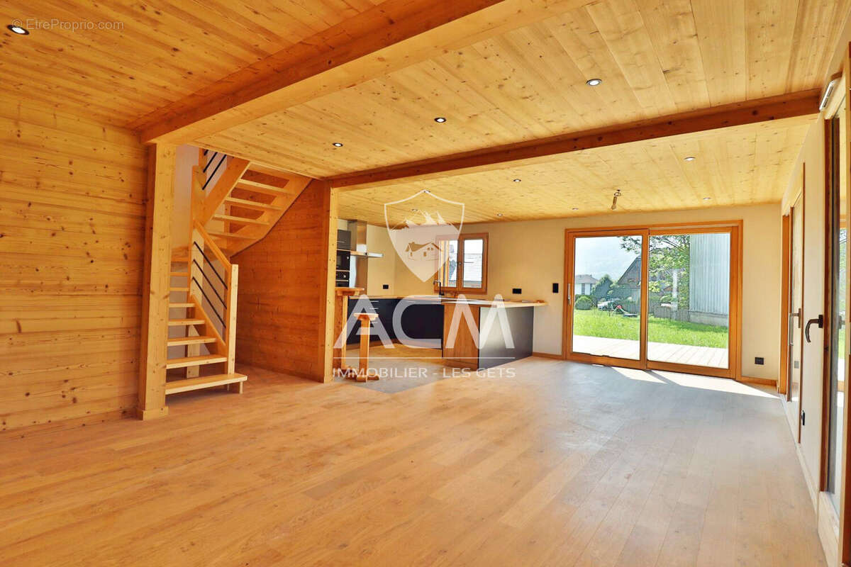 Appartement à TANINGES