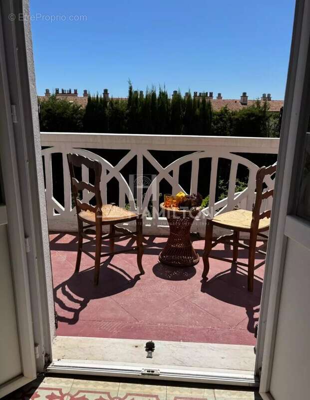 Maison à CHATEAUNEUF-GRASSE