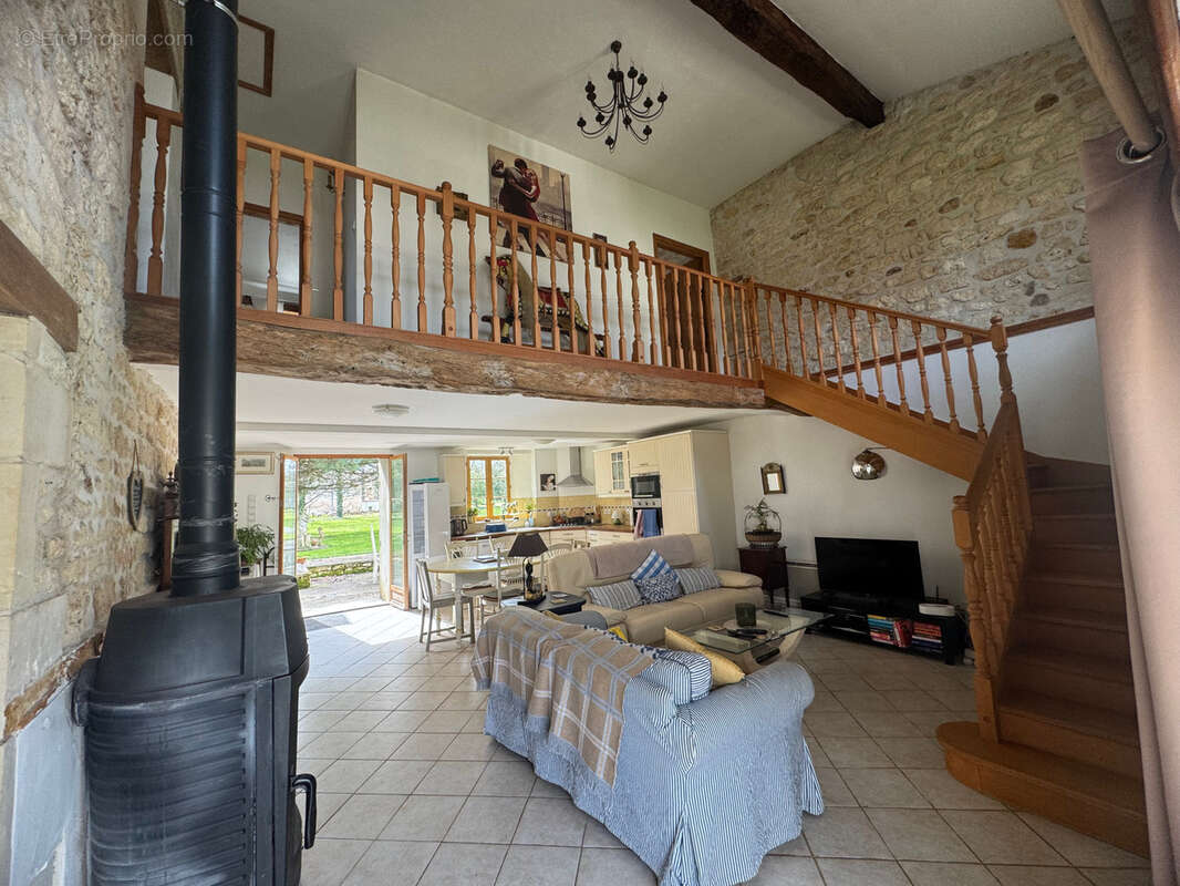 Maison à SAINT-SIGISMOND-DE-CLERMONT