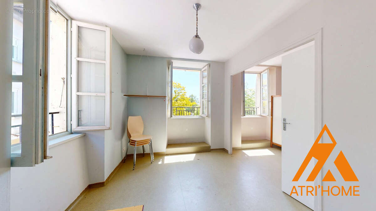 Appartement à MUR-DE-BARREZ