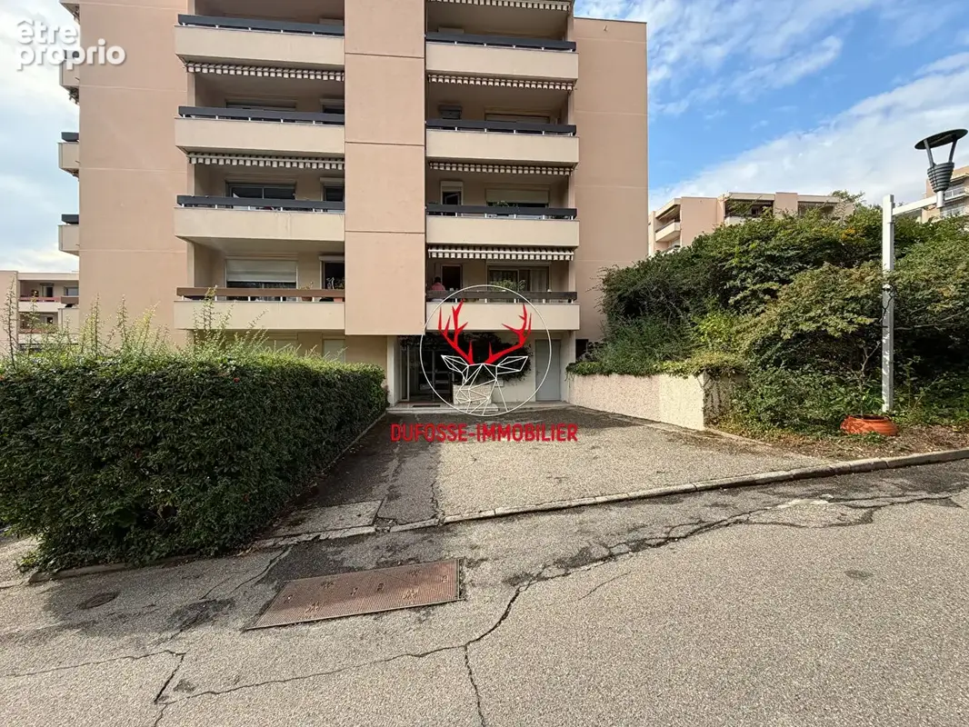 Appartement à SAINT-GENIS-LAVAL