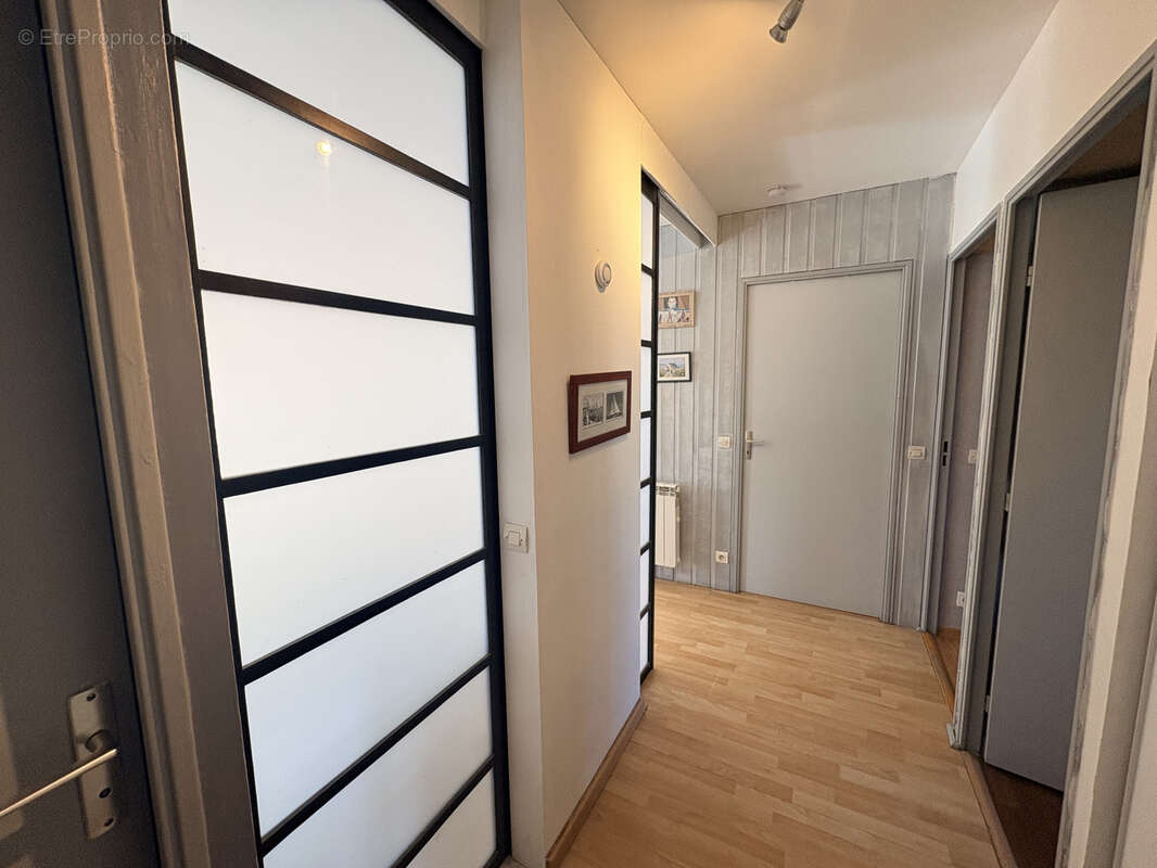 Bel appartement T3 lumineux avec balcon et garage KERFEUNTEUN - photo 10