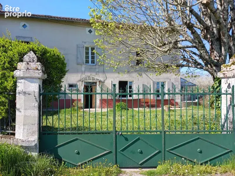 Photo Maison à Salles-Lavalette au prix de 241 500€