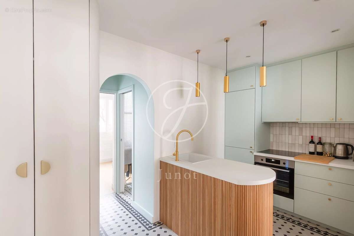 Appartement à PARIS-18E