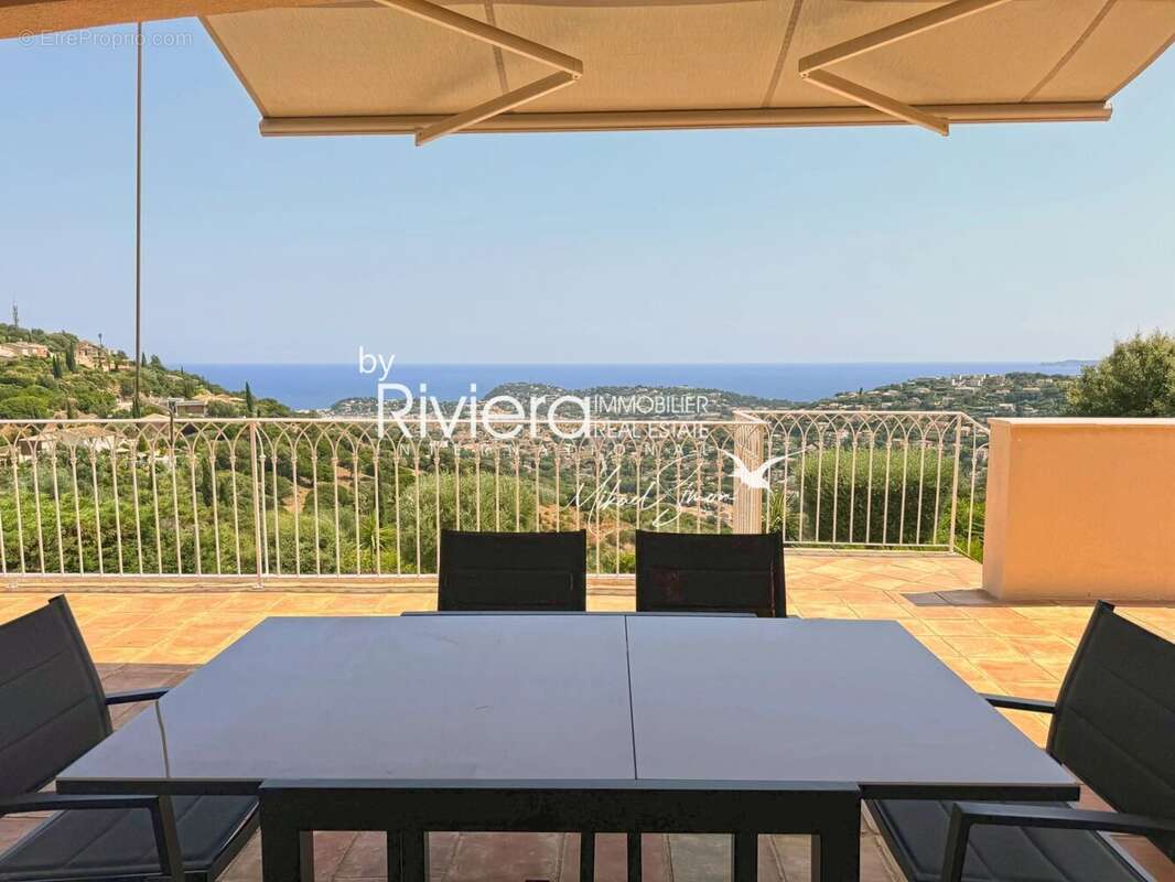 VUE MER PANORAMIQUE - Propriété avec piscine à débordement.. - photo 3