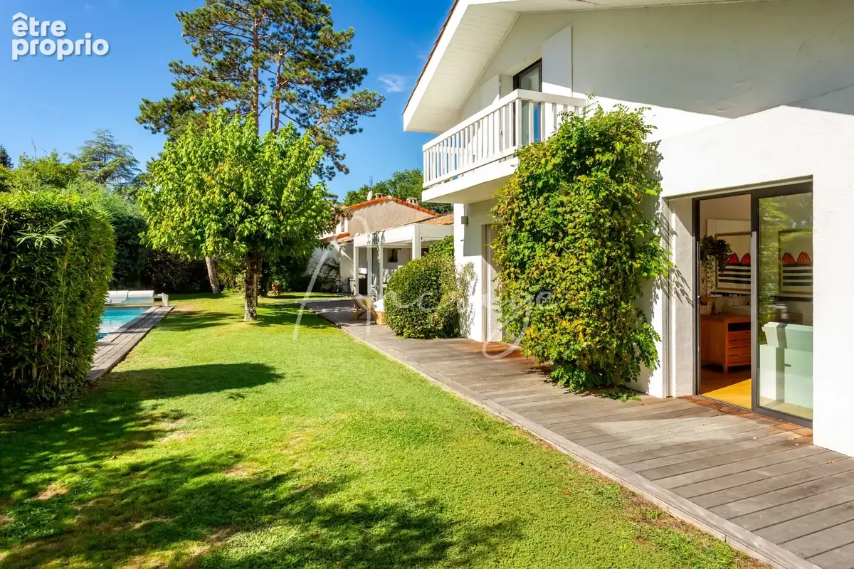 Maison contemporaine de 193 m2 habitables sur une parcelle de 1 176 m2 avec piscine - photo 24