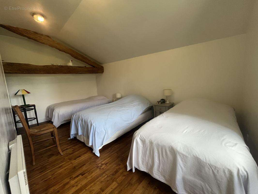 Maison 102 m² à Chassenon  - photo 10