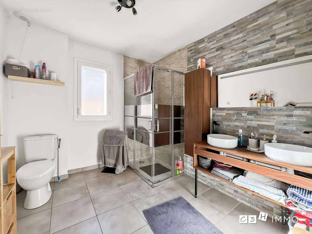 Maison à LAVERNOSE-LACASSE