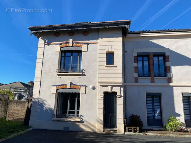 Appartement à SAINT-ETIENNE