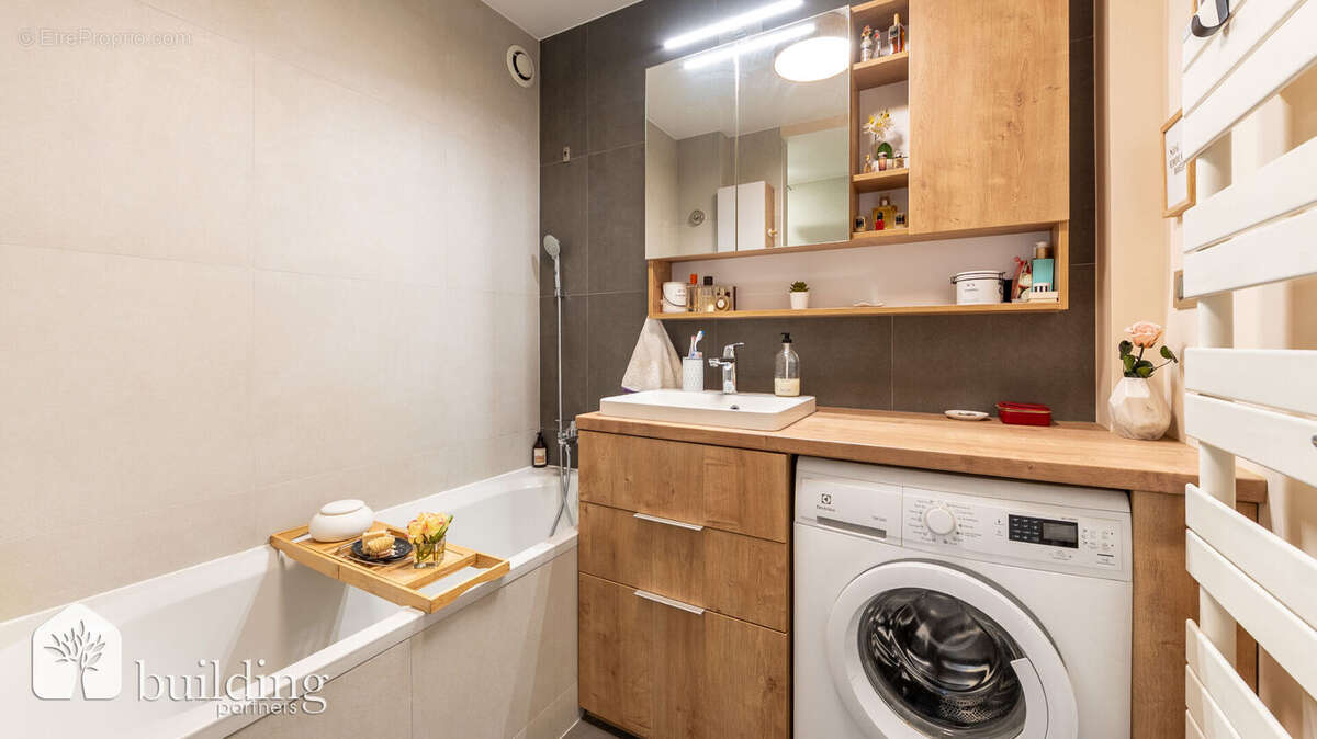 Appartement à COURBEVOIE