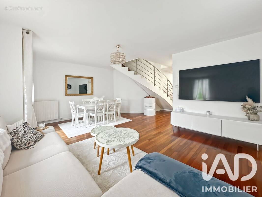 Photo 1 - Appartement à SAINTE-GENEVIEVE-DES-BOIS