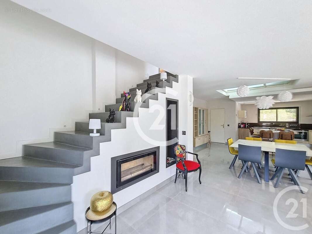 Maison à LATOUR-BAS-ELNE