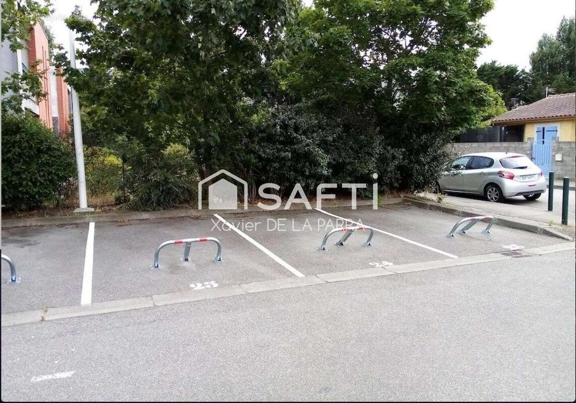 Photo 2 - Parking à BLAGNAC