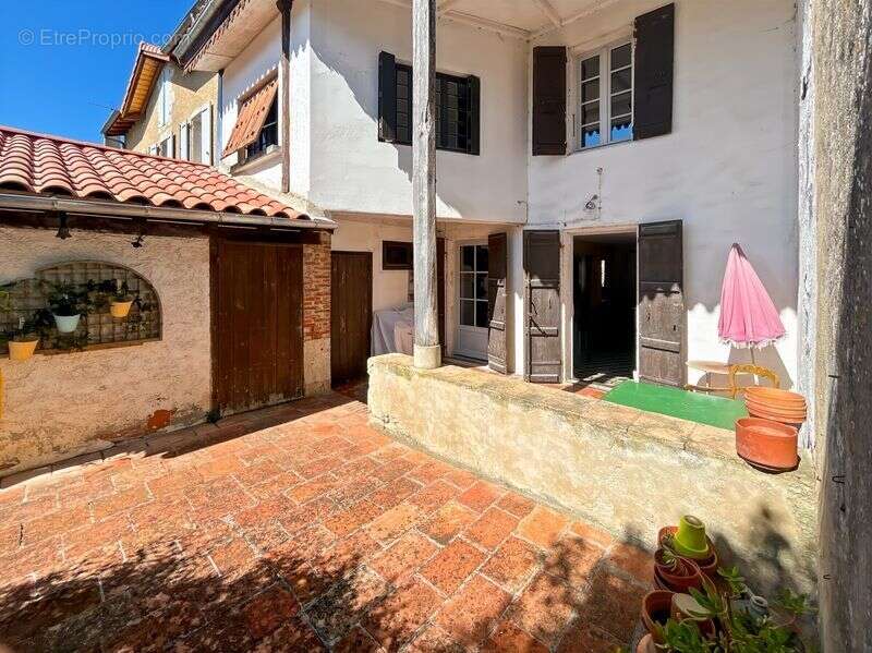 Maison à SAINT-CLAR