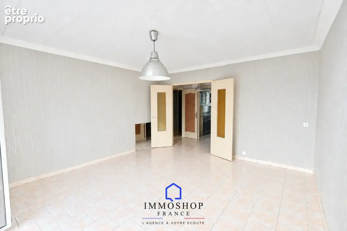 Appartement T3 57m2 - 13004 Marseille - photo 2
