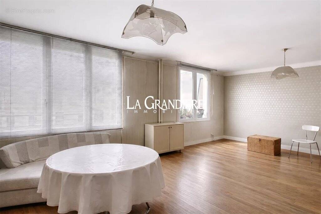 Appartement à PARIS-15E