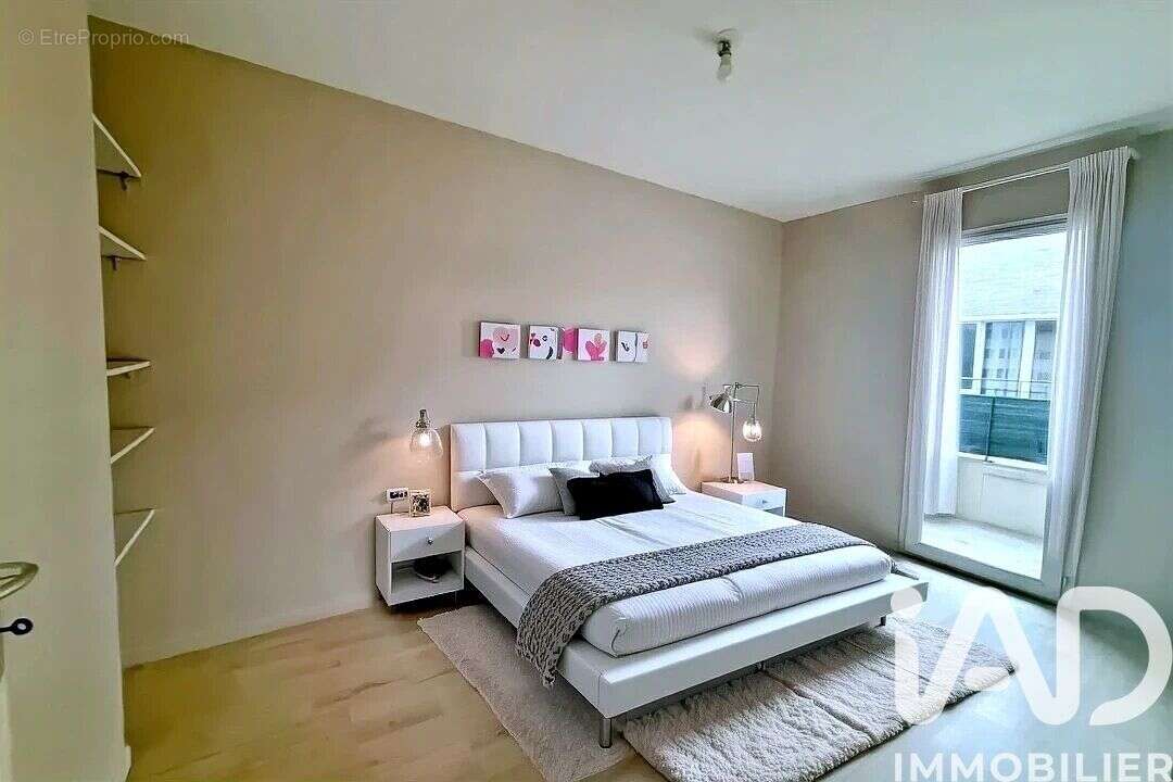 Appartement 74 m² à Stains  - photo 2