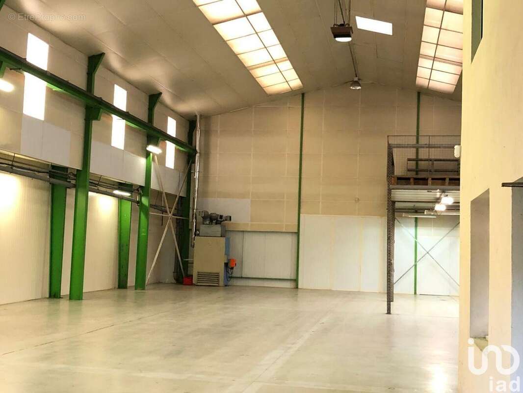 Photo 2 - Commerce à BOISSY-SOUS-SAINT-YON