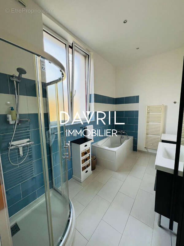 Maison à CHANTELOUP-LES-VIGNES