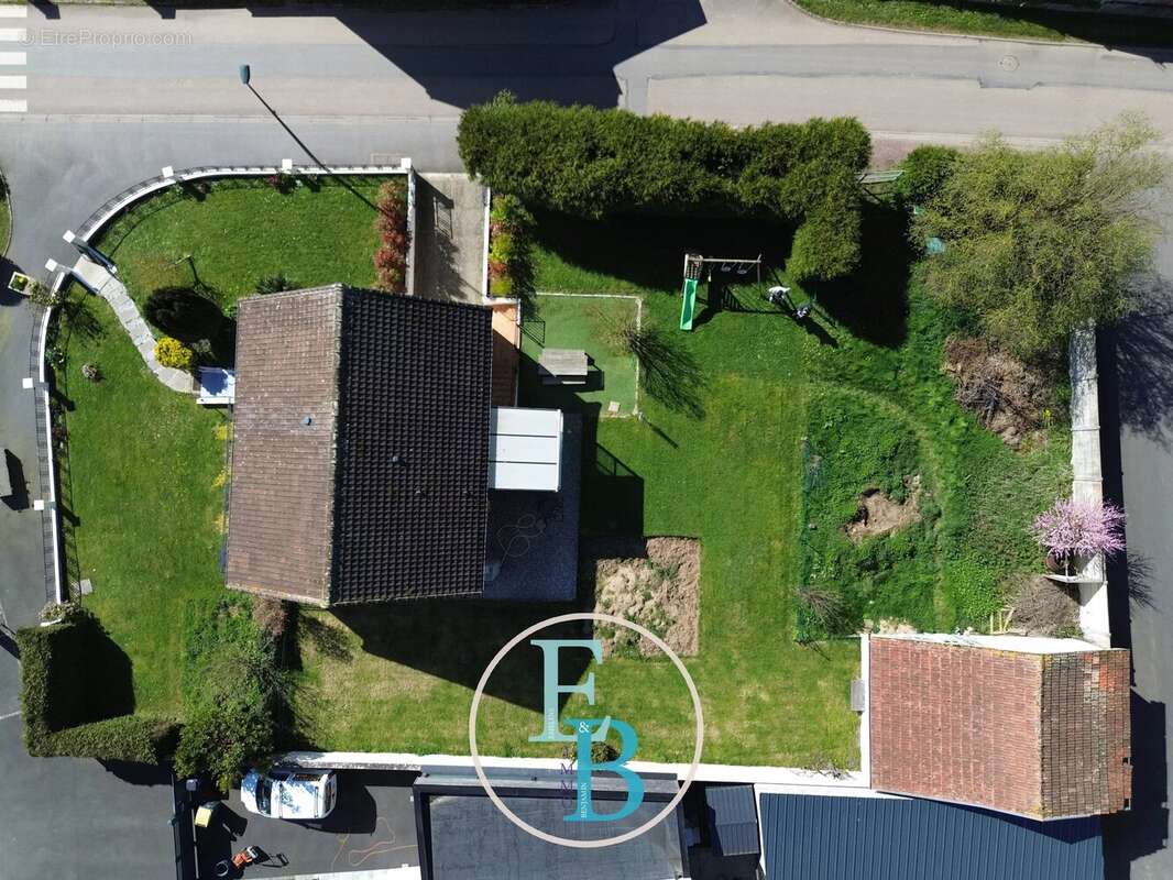 Maison à LE MESNIL-PATRY