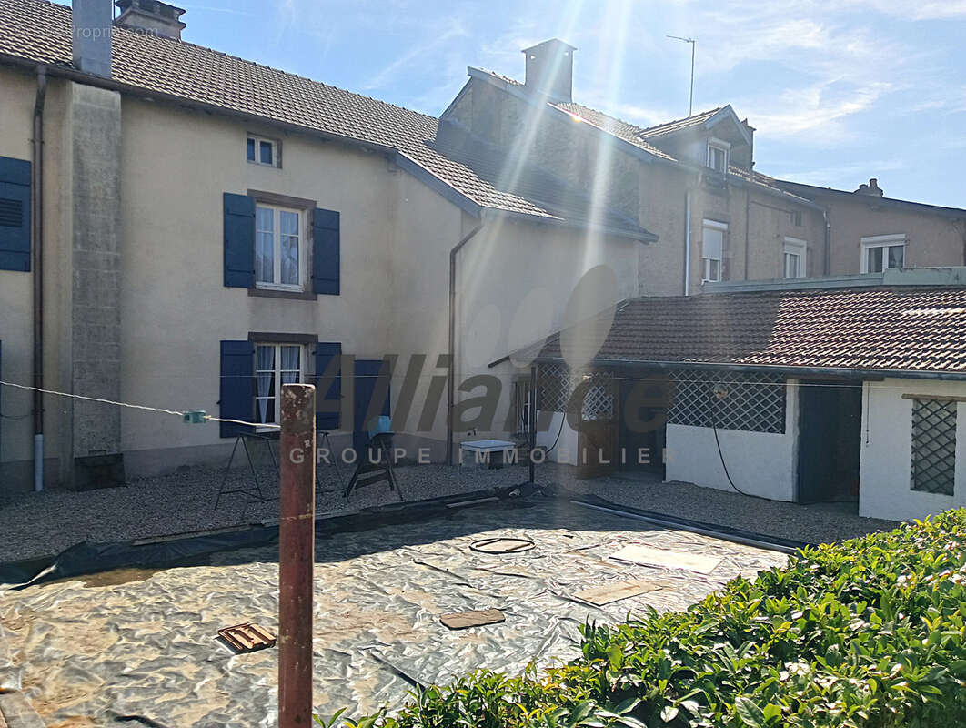 Maison à SAINT-LOUP-SUR-SEMOUSE