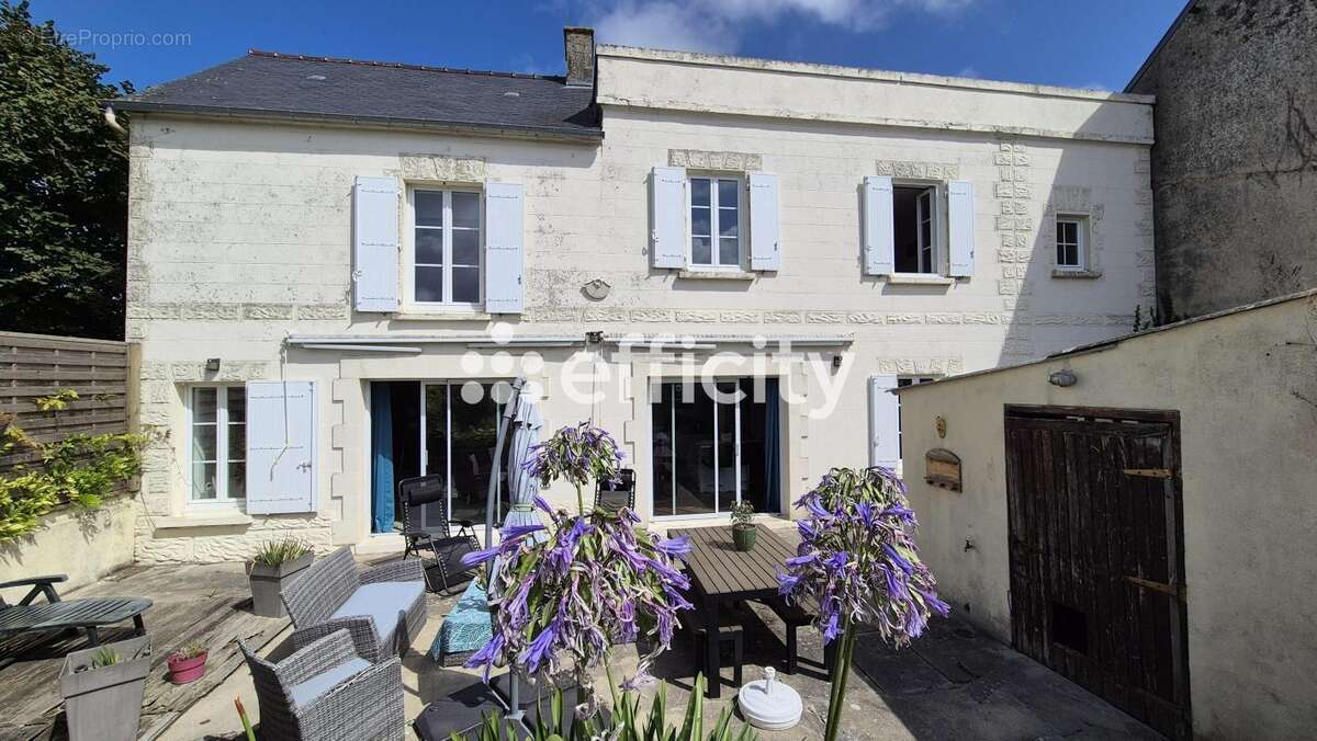 Maison à LONGUES-SUR-MER