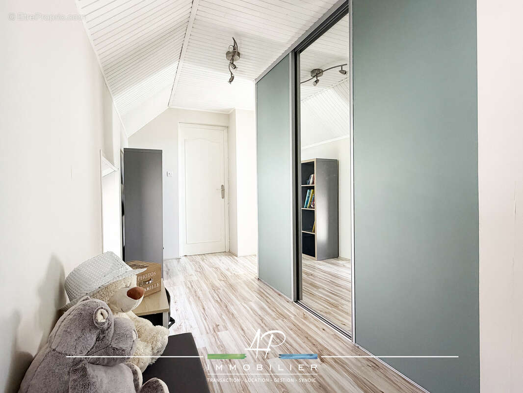 Maison ancienne rénovée avec soin - Charme et confort au rendez-vous - photo 6
