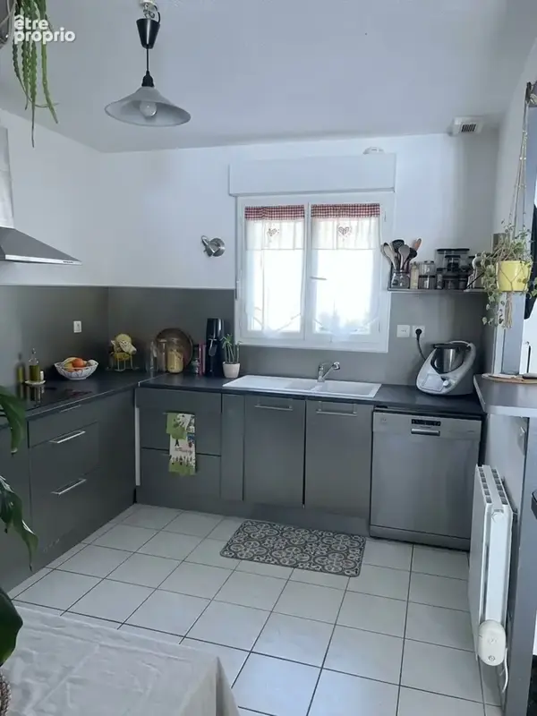 Maison à vendre 4 pièces SAINTES (17) - photo 2