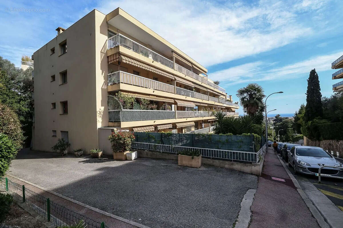 Appartement Nice  secteur Chemin de Gairaut 2 pièces 82.80 m2 - photo 15