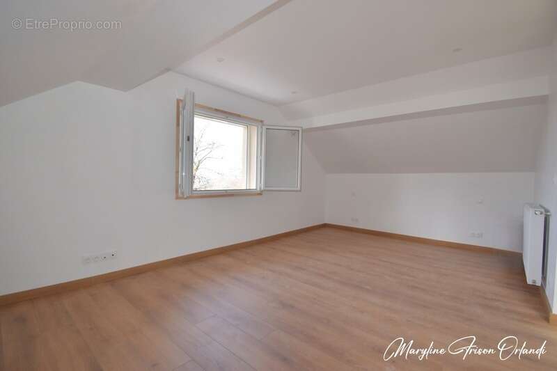 Appartement à GRESY-SUR-AIX