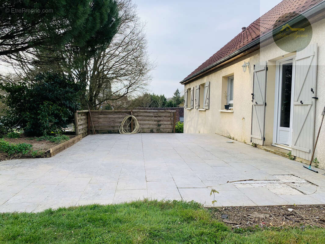 Maison à SAVIGNY-SUR-CLAIRIS