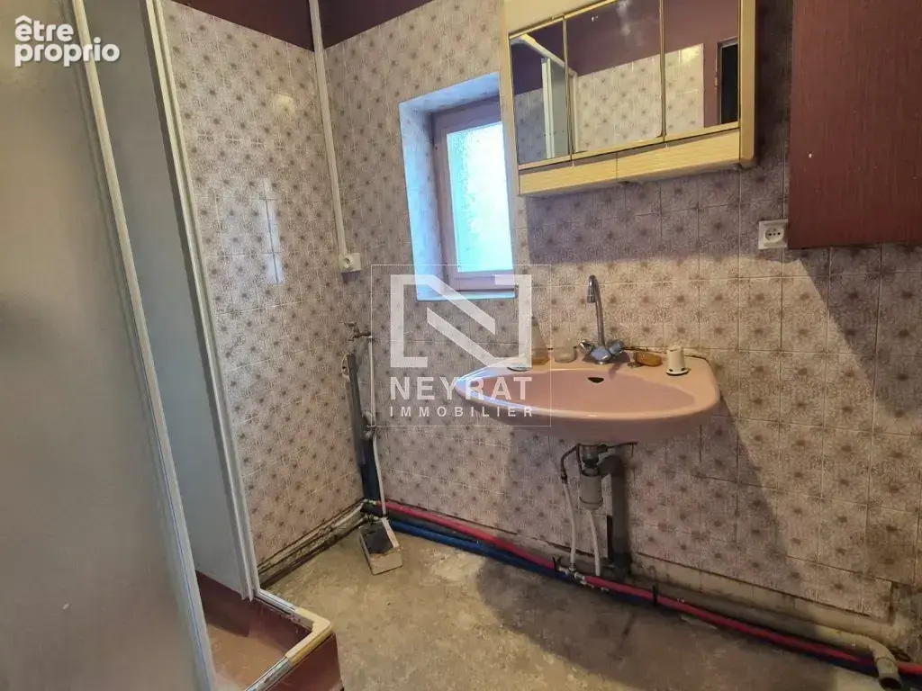 Maison avec garage et dépendance - photo 9