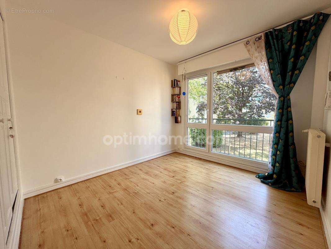 Appartement 3 pièces 2 chambres avec loggia, cave et parking - photo 10