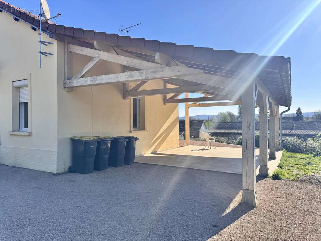 Maison à FRONTENAUD