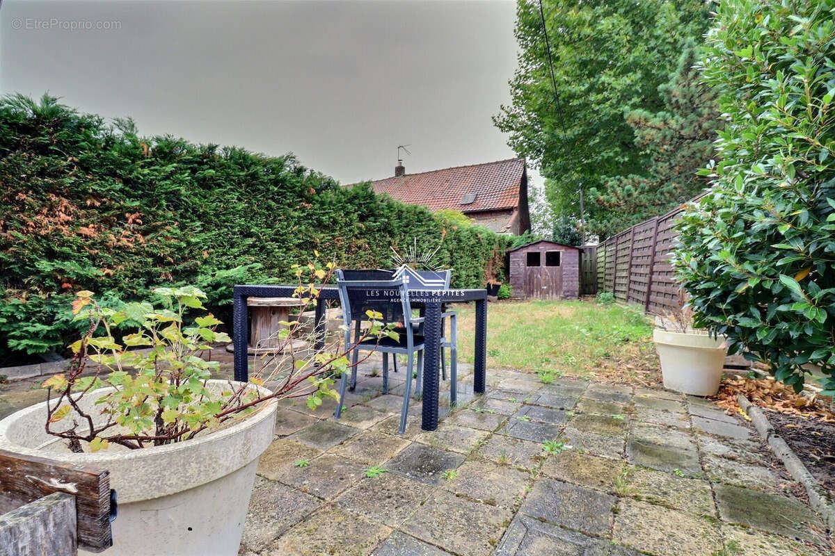 Maison à NEUVILLE-EN-FERRAIN