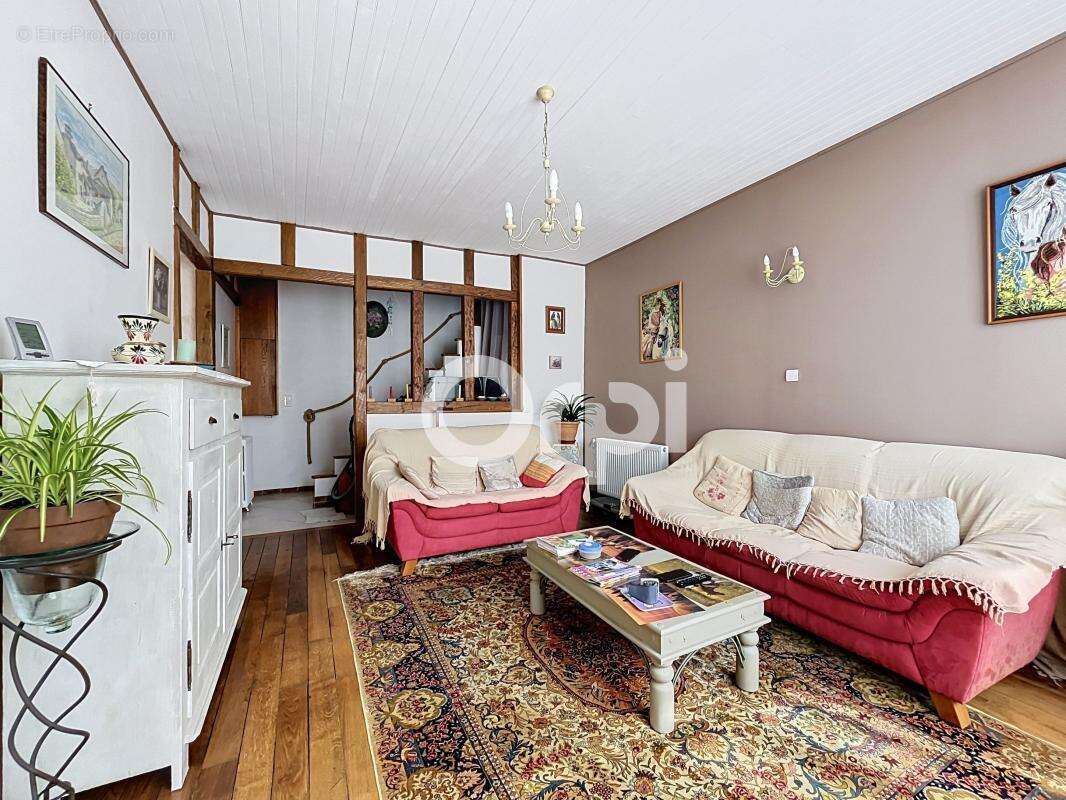 Maison 122 m² Bury - photo 2