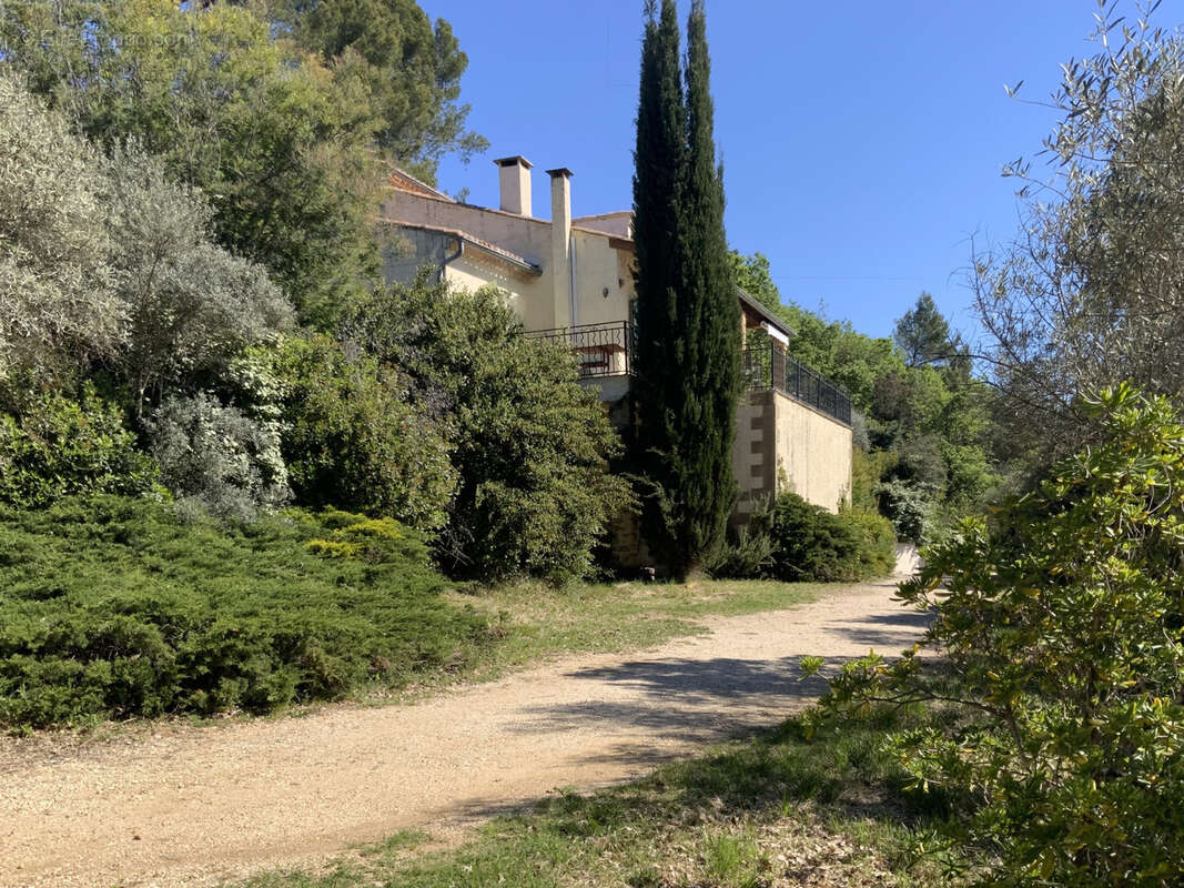 Villa avec vue imprenable à seulement 6 km d'Uzès. - photo 14