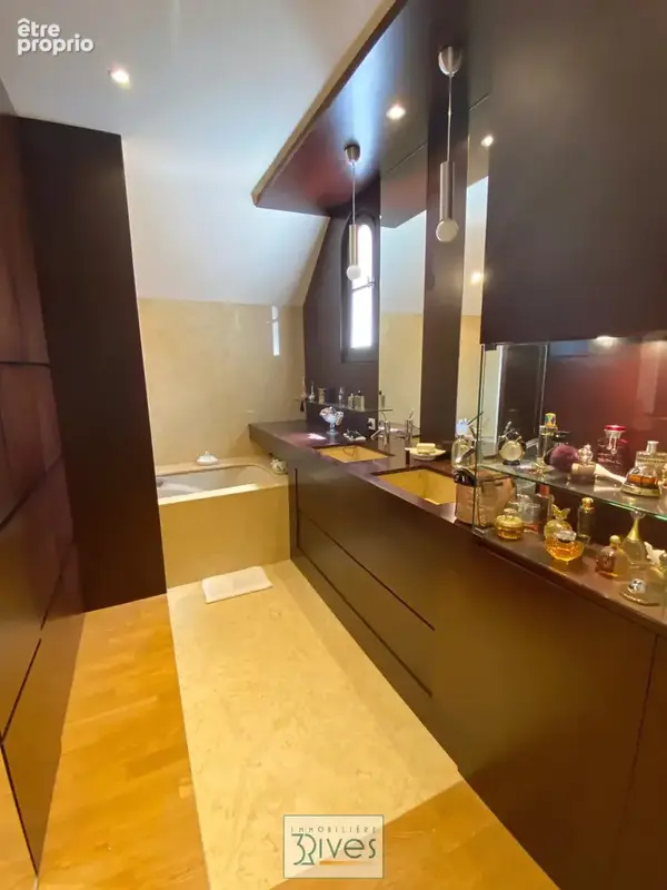 Propriété d'exception — Parc boisé de 1,3 hectare et étang privé - photo 12