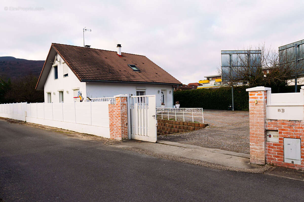 Maison à VETRAZ-MONTHOUX