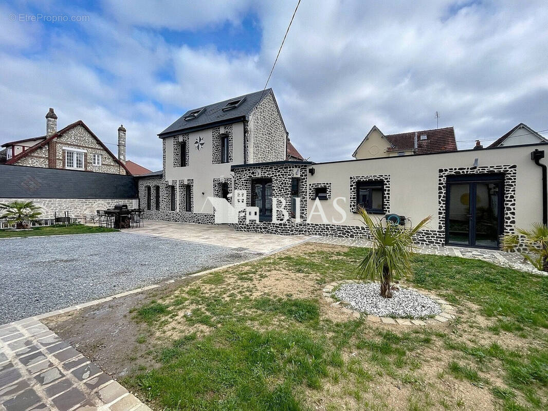 Maison à LE PETIT-QUEVILLY