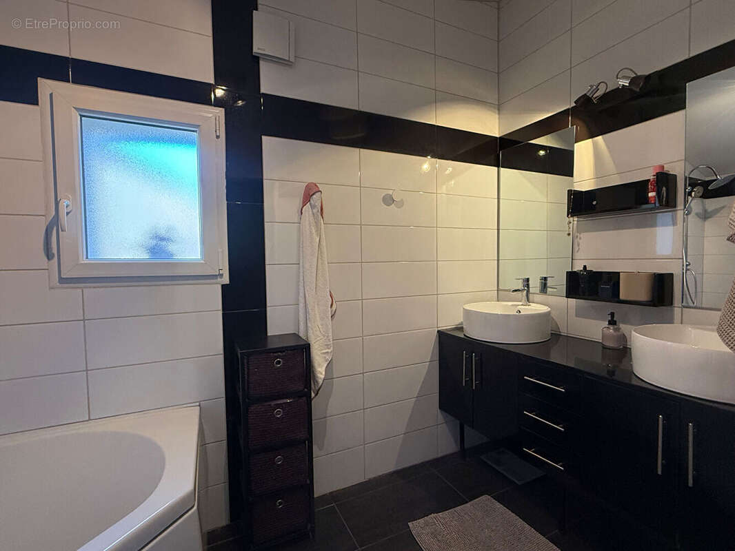 Maison à SAINT-CIERS-SUR-GIRONDE