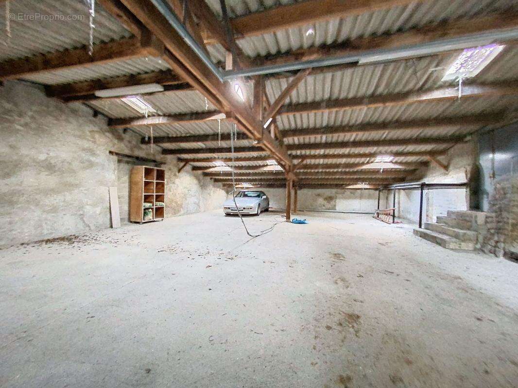 Entrepôt de stockage en centre ville ! - photo 3