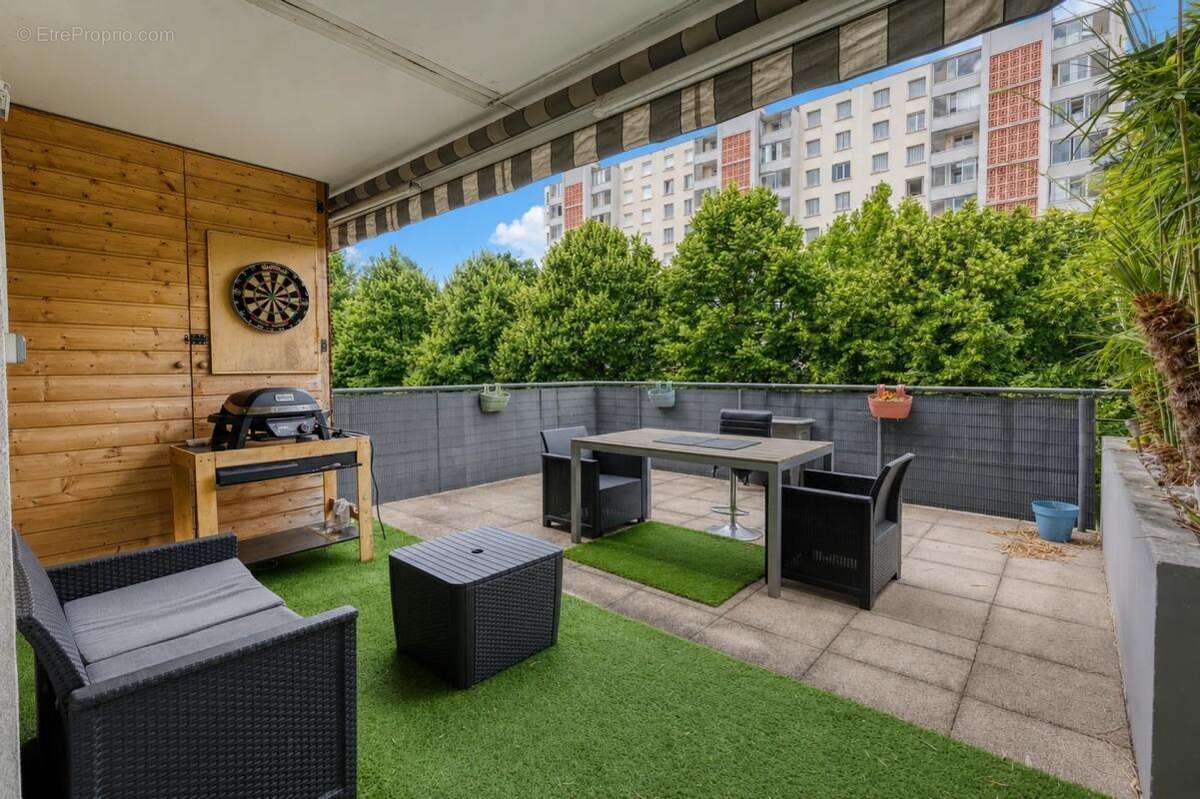 Appartement à SAINT-MARTIN-D'HERES