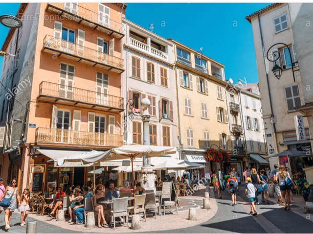 Antibes centre vend droit au bail local de 161 m2 top emplacement - photo 2