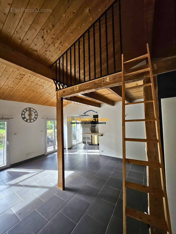 Appartement à SORBIERS