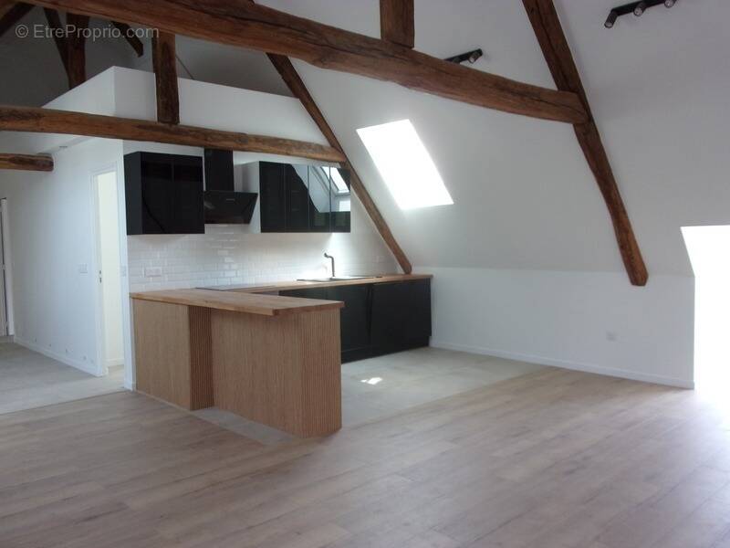 Appartement à MOUY